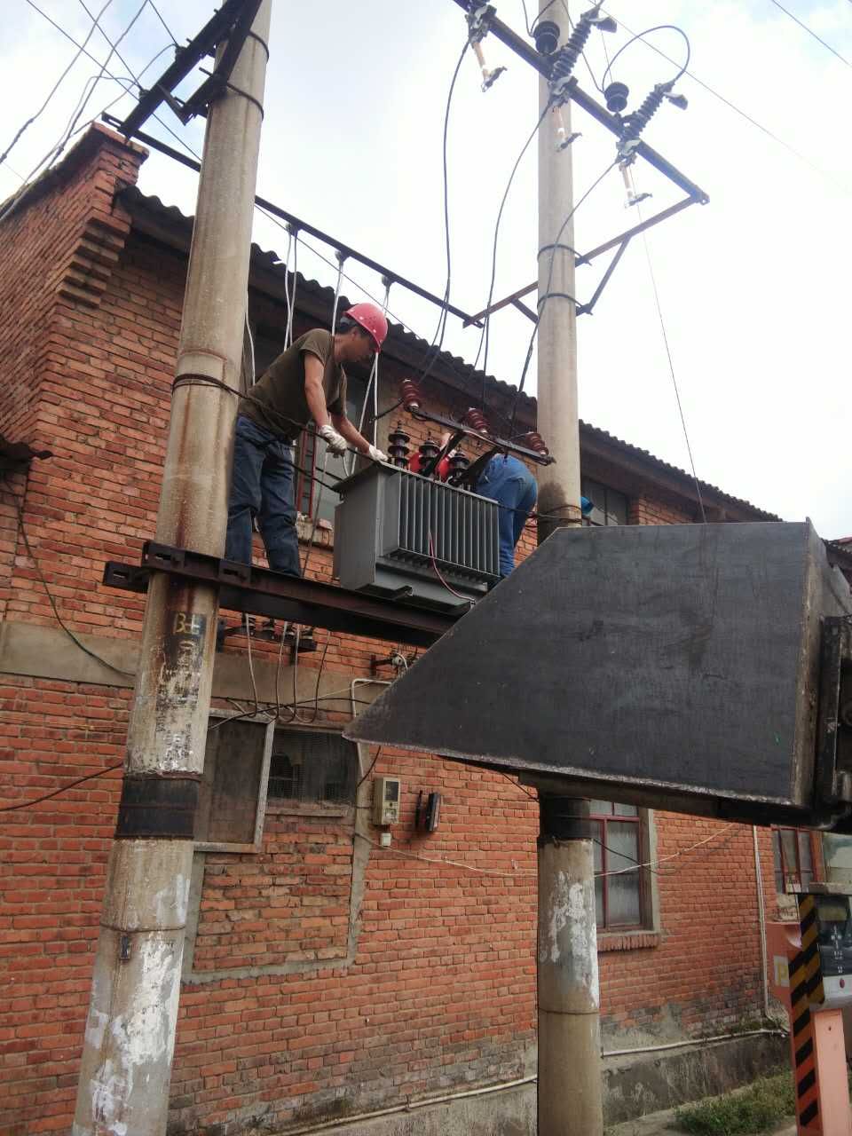 变压器检修现场2017.9-修理案例-云南变压器维修_云南变压器销售_云南特种变压器维修