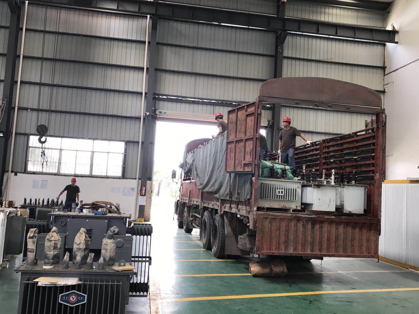 待修变压器到货一车2017.10.7-修理案例-云南变压器维修_云南变压器销售_云南特种变压器维修