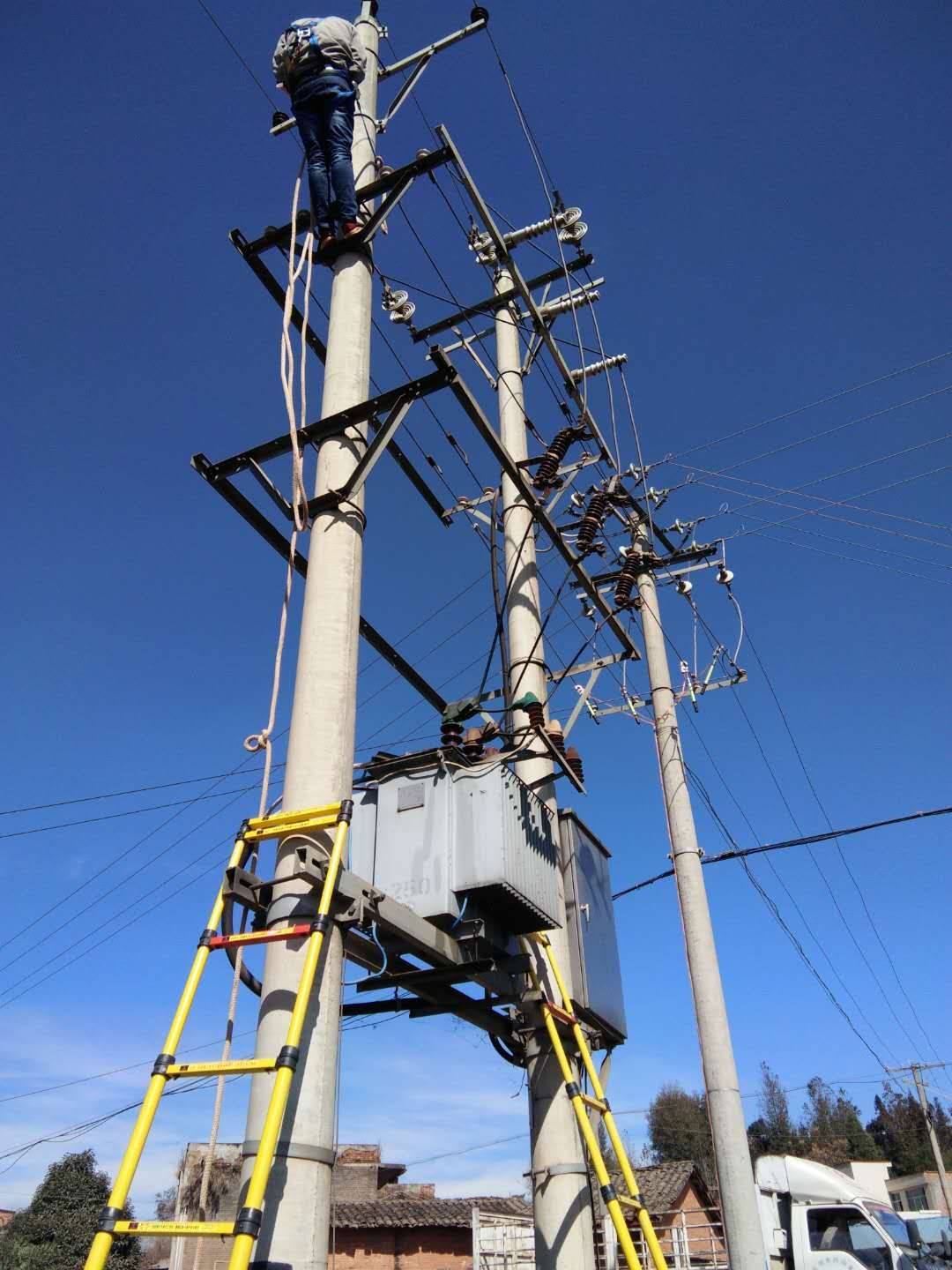 变压器现场检修2017.11.17-修理案例-云南变压器维修_云南变压器销售_云南特种变压器维修