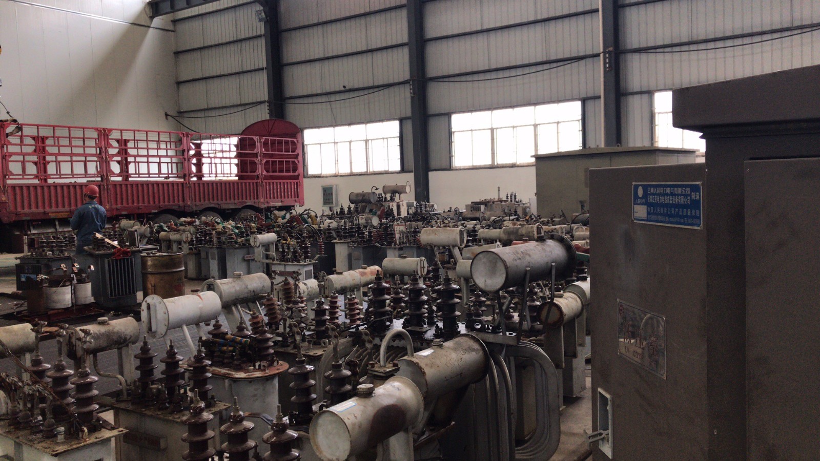 待修变压器到货一车2018.3.26-修理案例-云南变压器维修_云南变压器销售_云南特种变压器维修