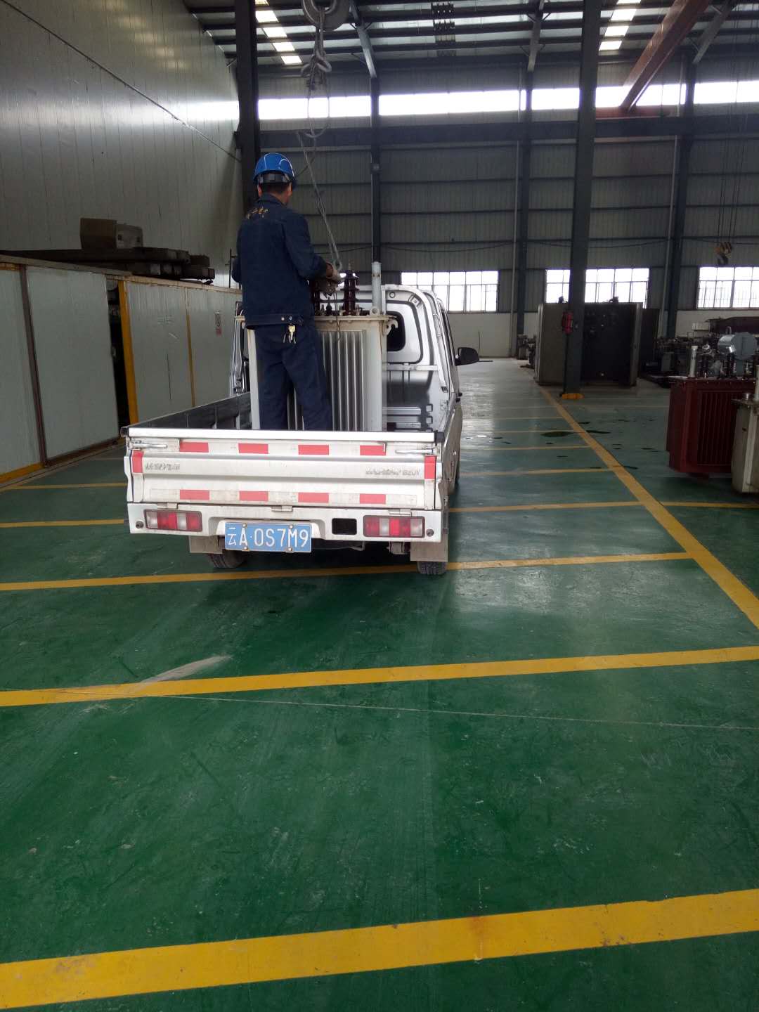 待修变压器到货2018.4.30-修理案例-云南变压器维修_云南变压器销售_云南特种变压器维修