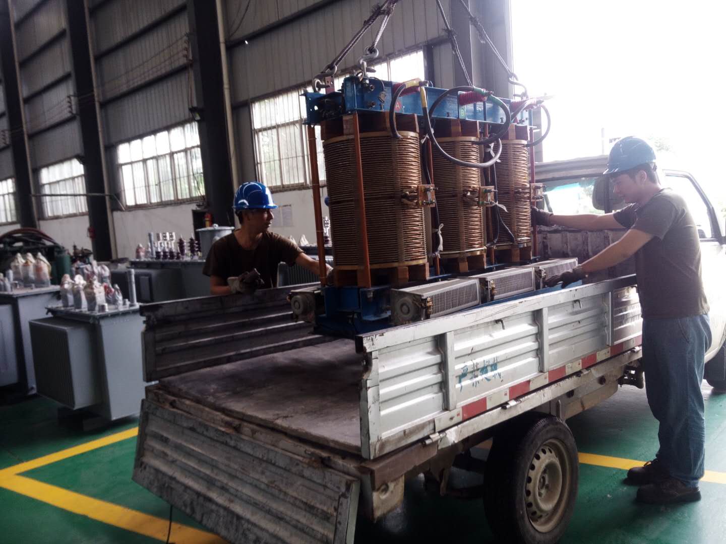 650KVA干式变压器修理完毕客户上门提货2018.8.2-修理案例-云南变压器维修_云南变压器销售_云南特种变压器维修