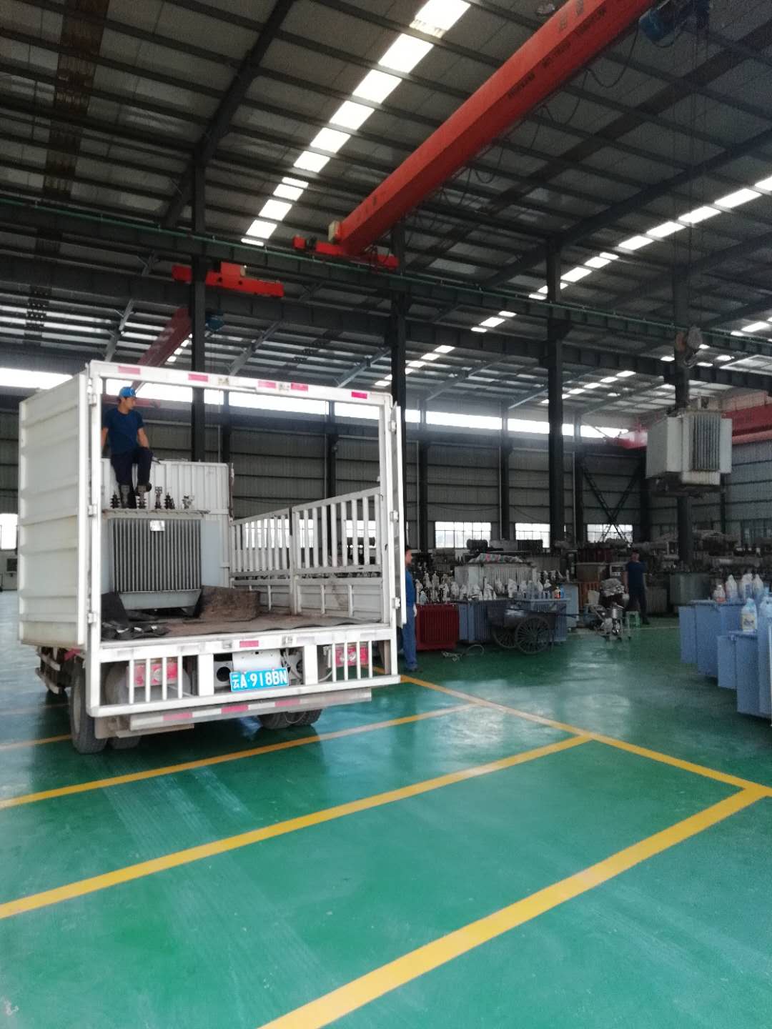 2台800KVA变压器待修到货2018.9.3-修理案例-云南变压器维修_云南变压器销售_云南特种变压器维修