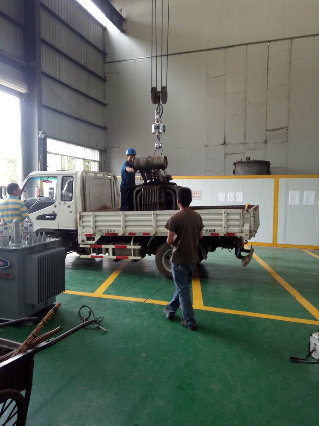 315KVA变压器到货2018.9.17-修理案例-云南变压器维修_云南变压器销售_云南特种变压器维修