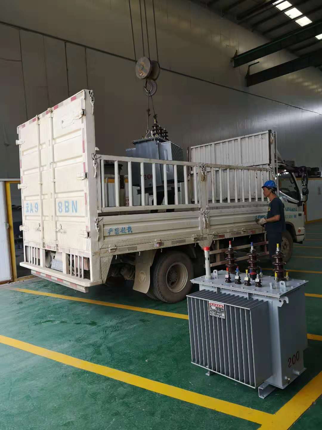 200KVA变压器两台发货2018.10.6-修理案例-云南变压器维修_云南变压器销售_云南特种变压器维修