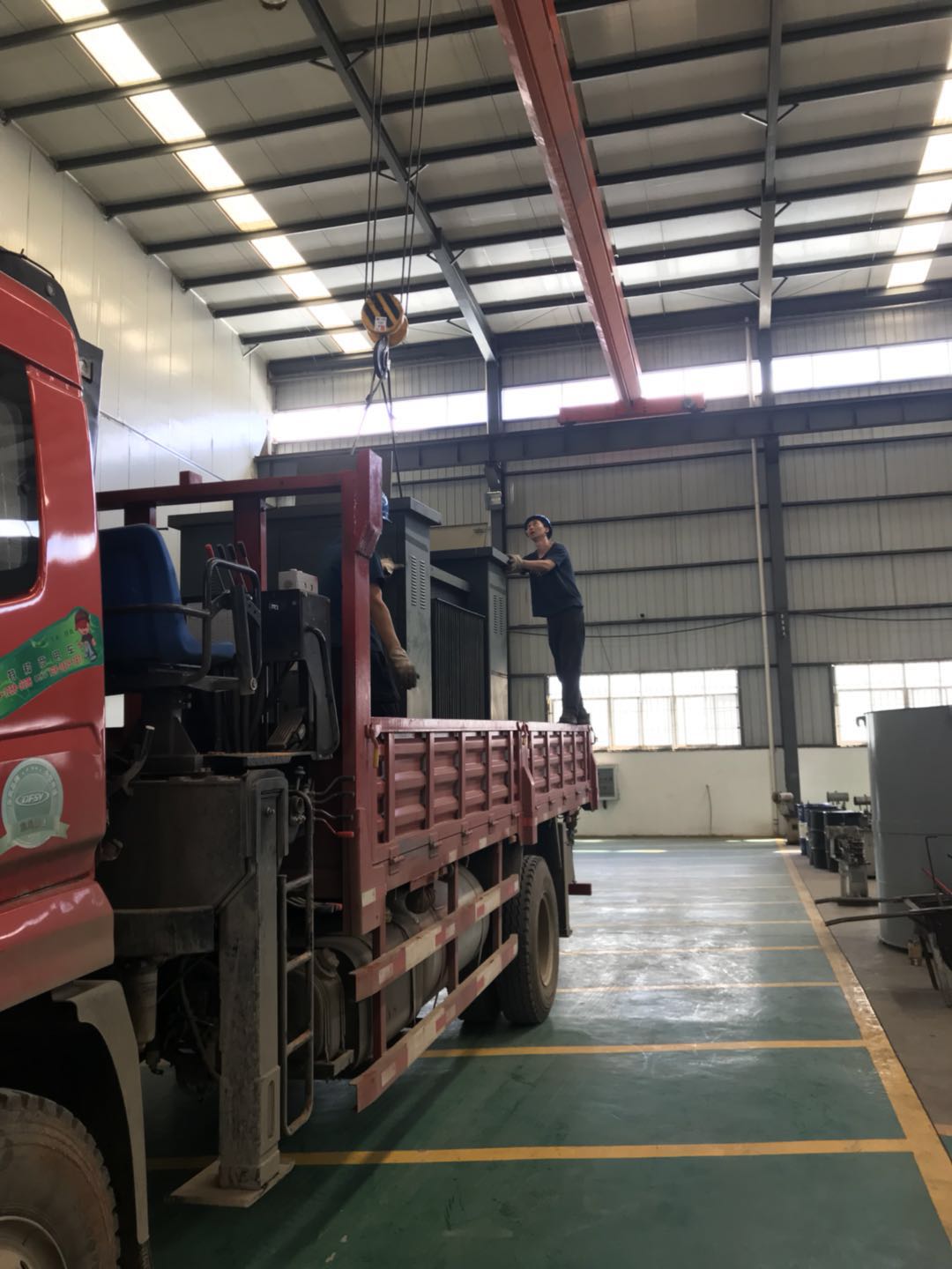 待修变压器到货2018.10.9-修理案例-云南变压器维修_云南变压器销售_云南特种变压器维修