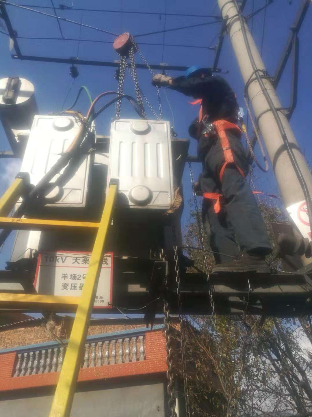 160KVA变压器修理现场-修理案例-云南变压器维修_云南变压器销售_云南特种变压器维修