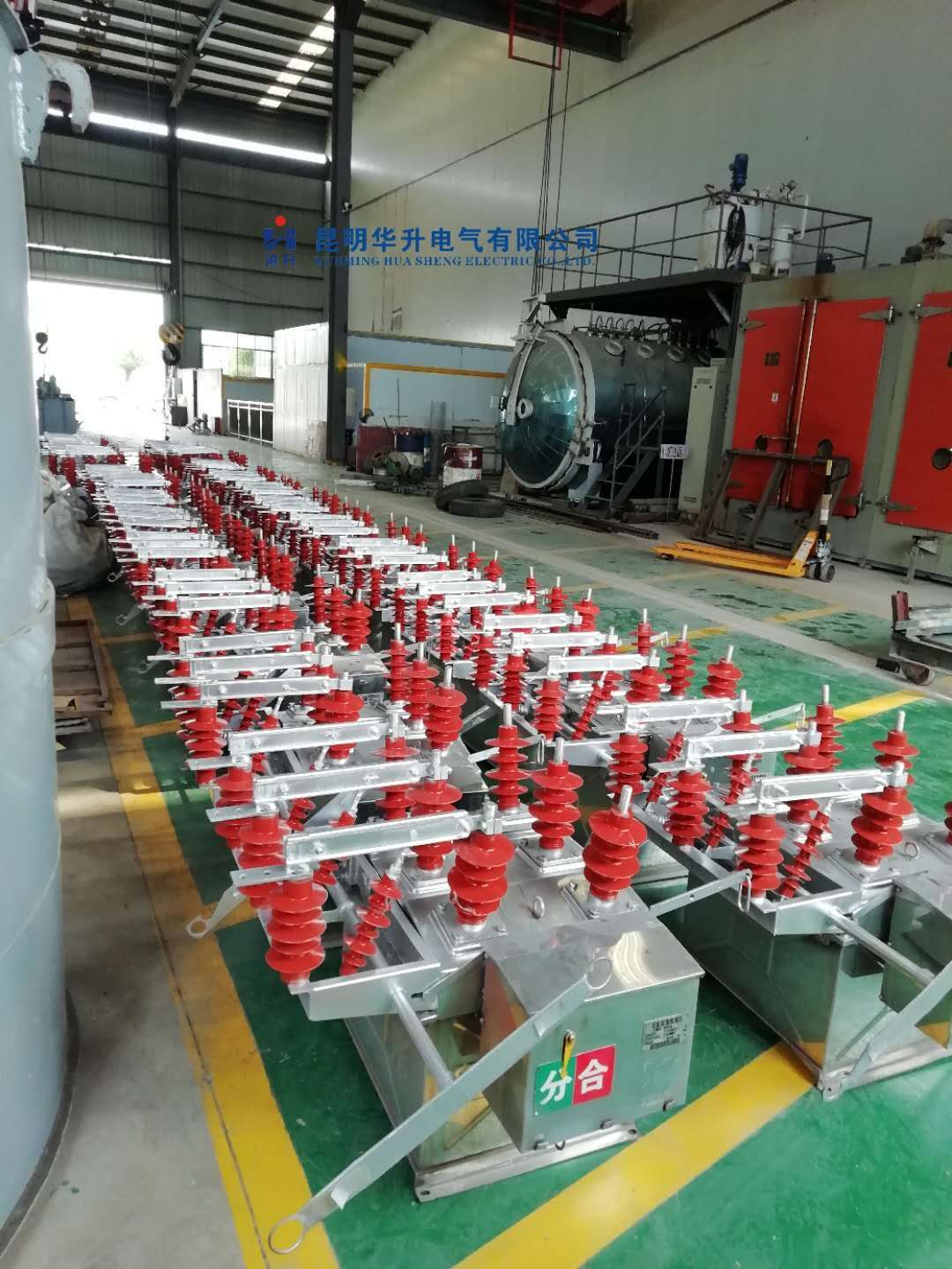 断路器修理完毕发货2020.4-修理案例-云南变压器维修_云南变压器销售_云南特种变压器维修