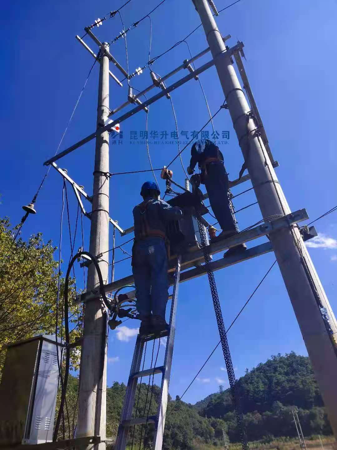 变压器现场修理更换导杆,密封件,加油2020.11-修理案例-云南变压器维修_云南变压器销售_云南特种变压器维修