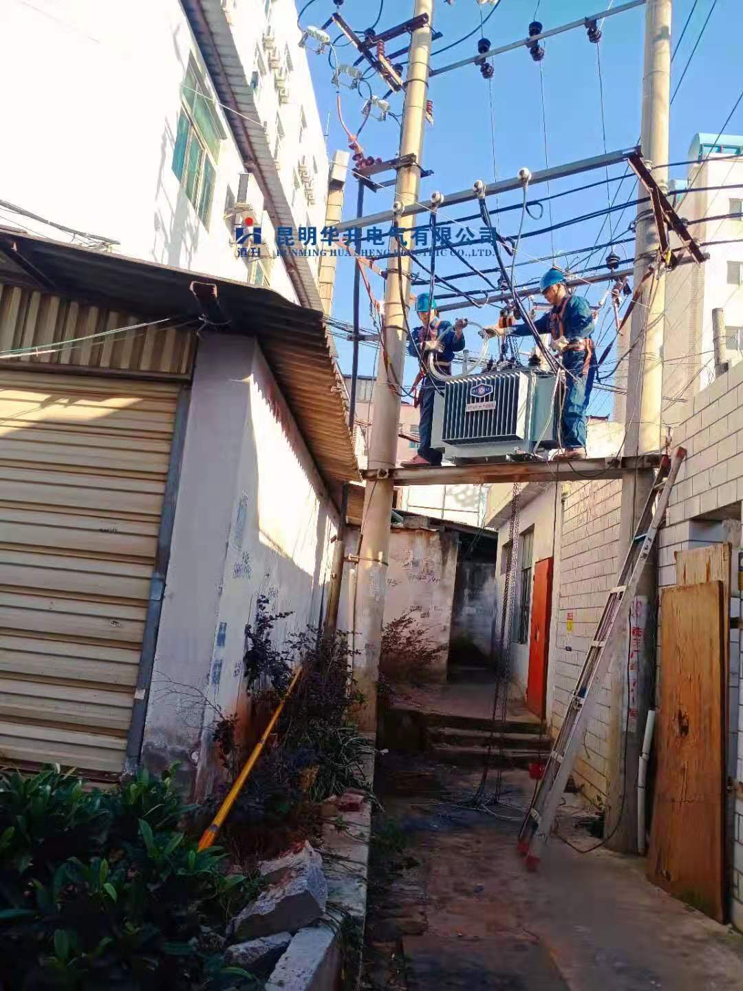 变压器现场吊装2020.12-修理案例-云南变压器维修_云南变压器销售_云南特种变压器维修