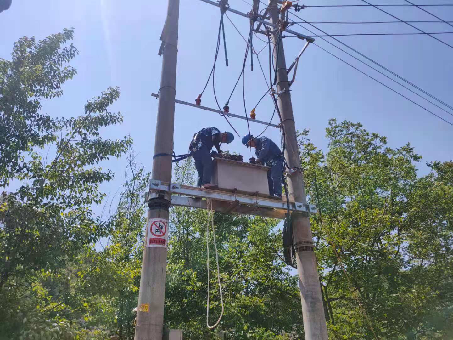 80KVA变压器现场检修2021.4-修理案例-云南变压器维修_云南变压器销售_云南特种变压器维修